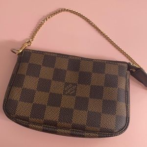 *SOLD* LOUIS VUITTON MINI POCHETTE